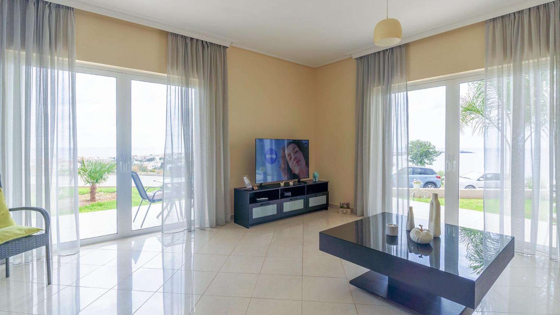 Aristea Apartments Palaiochora Bagian luar foto