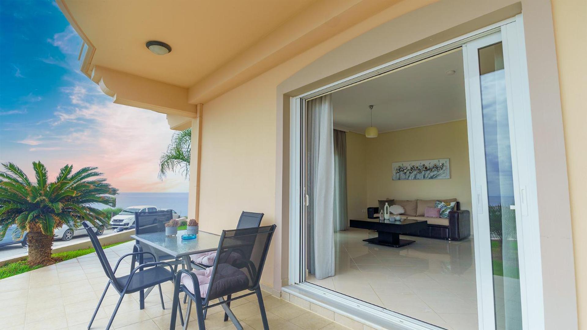 Aristea Apartments Palaiochora Bagian luar foto
