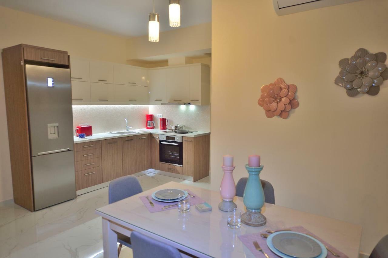 Aristea Apartments Palaiochora Bagian luar foto