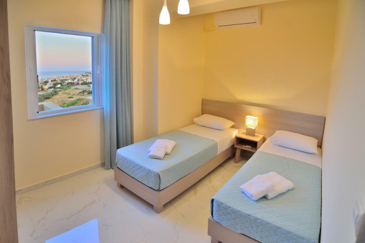 Aristea Apartments Palaiochora Bagian luar foto